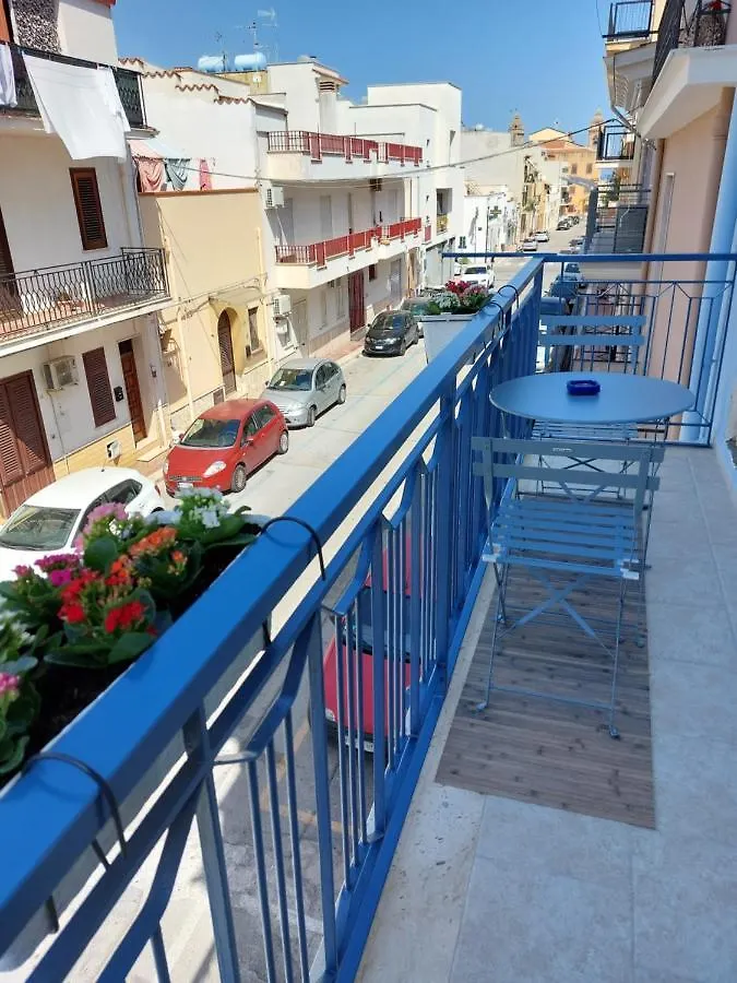 Levante Terrasini 0*,  Italia